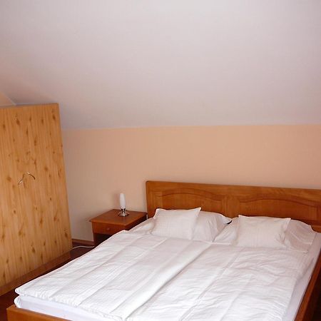 Ciklamen Apartman Gyenesdiás Exteriör bild