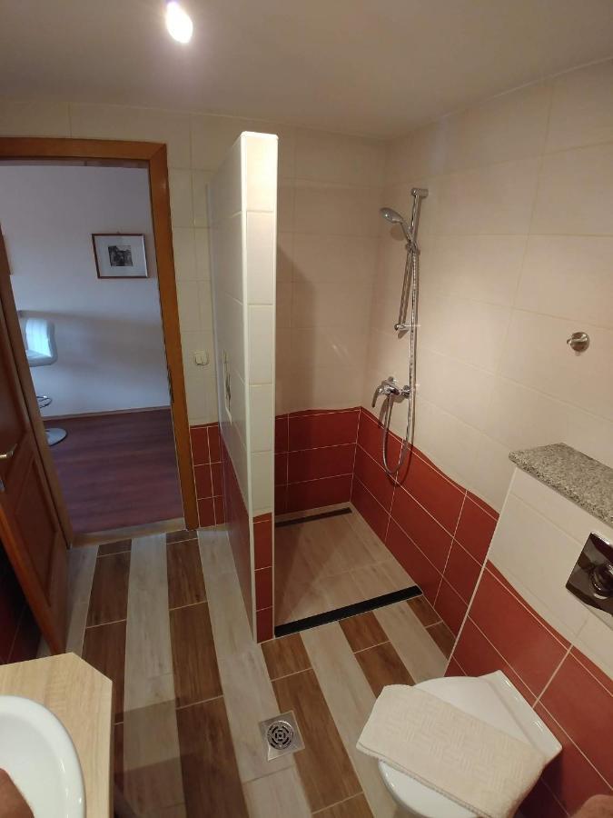 Ciklamen Apartman Gyenesdiás Exteriör bild