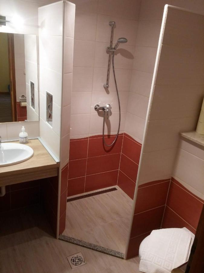 Ciklamen Apartman Gyenesdiás Exteriör bild